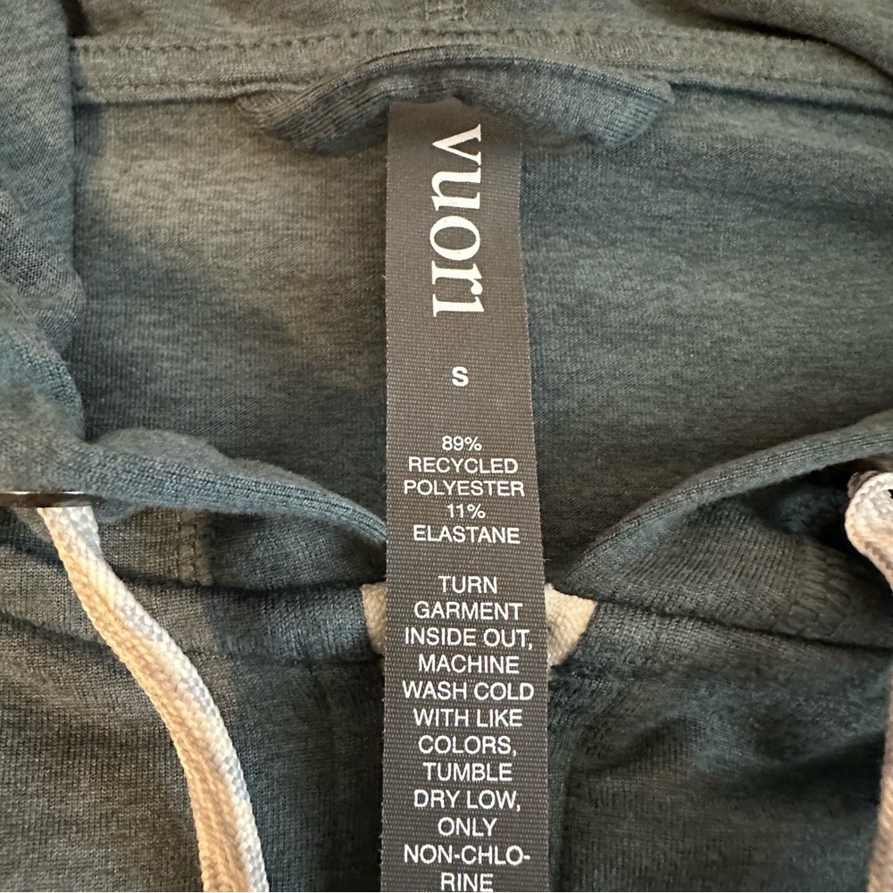 Vuori Women’s Halo Hoodie size small - Picture 8 of 9
